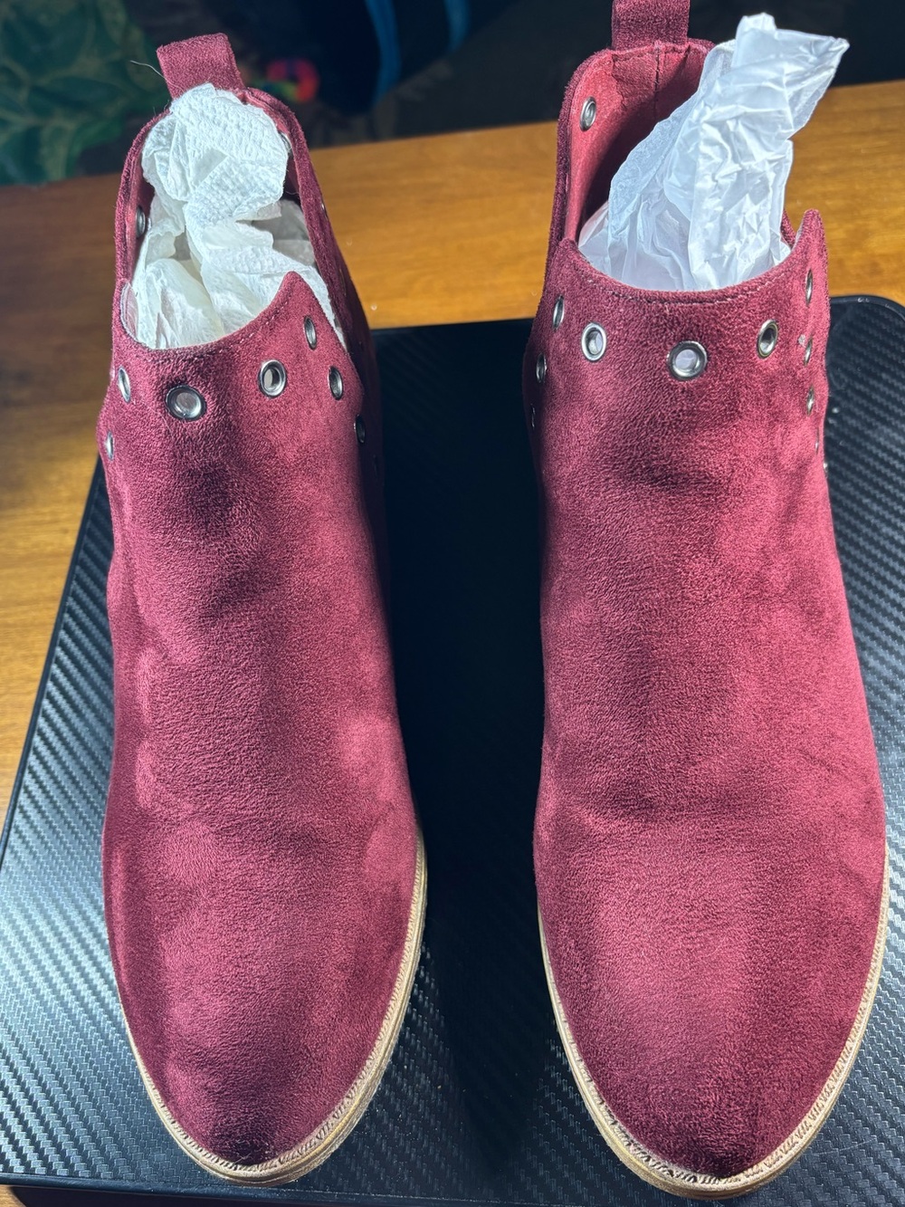 Women's Pull-On Ankle Boots in Burgundy, Size 8.5